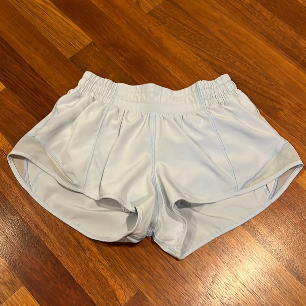 Lululemon light blue hotty hots 2.5”